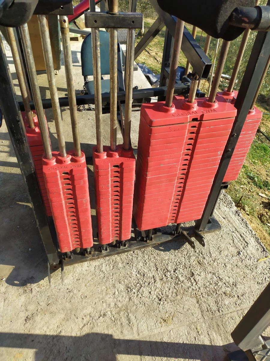 Vendora Ξεπούλημα Γυμναστηρίου Πωλείται πολυοργανο γυμναστικής με 900 κιλά βάρη μαζί με διάφορα άλλα επαγγελματικά όργανα γυμναστικής - Εξοπλισμός Γυμναστηρίου - Image 8