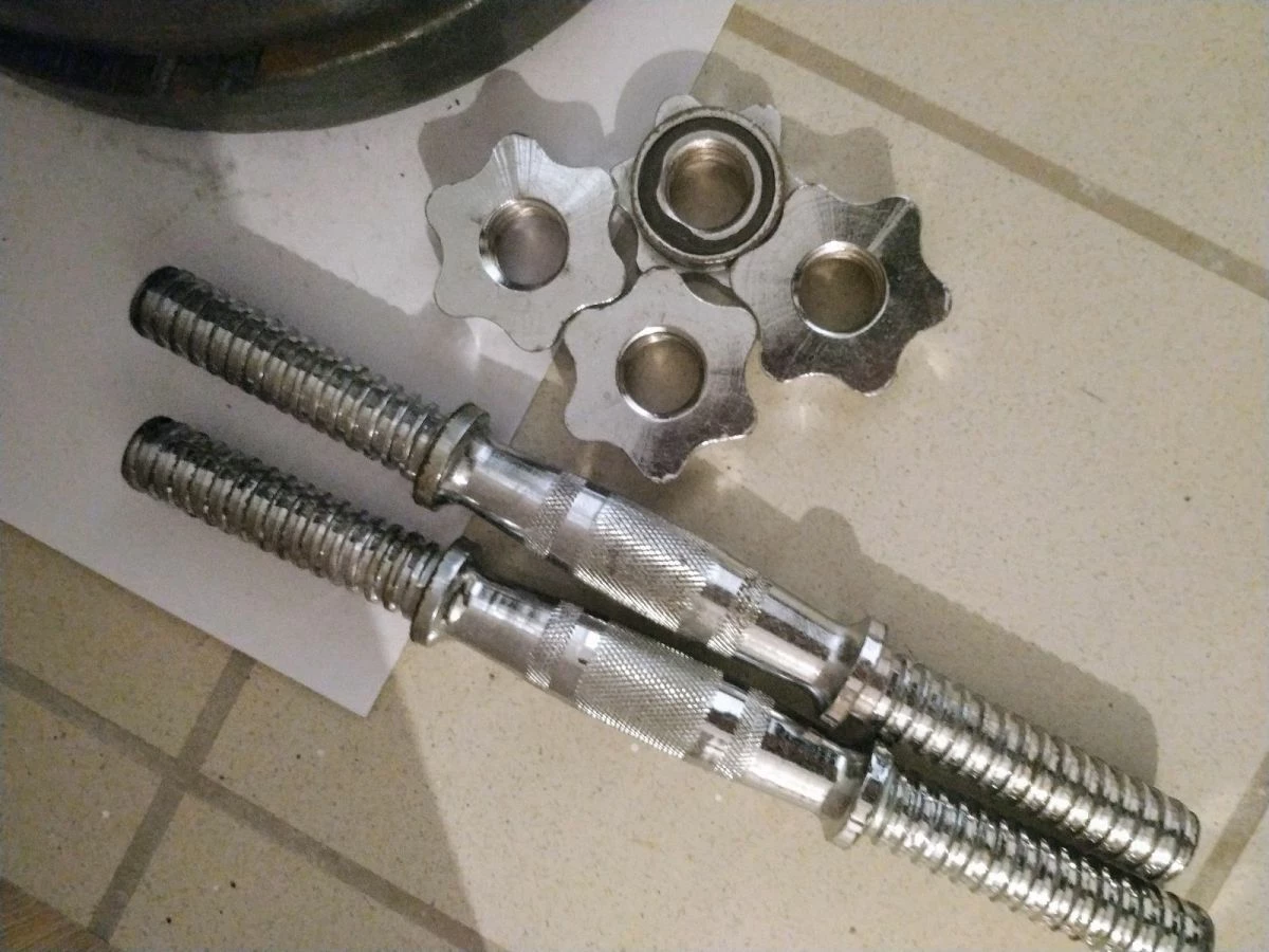 Vendora ΒΑΡΗ-ΔΙΣΚΟΙ ΑΠΟ ΜΑΝΤΕΜΙ BODYBUILDING CLUB(2x20kg + 4x10kg + 2x5kg + 4x2,5kg --> 100kg ΣΥΝΟΛΟ). ΔΙΝΟΝΤΑΙ ΜΑΖΙ ΚΑΙ 2 ΑΛΤΗΡΕΣ ΜΕ ΤΙΣ ΑΣΦΑΛΕΙΕΣ ΤΟΥΣ. - Image 3