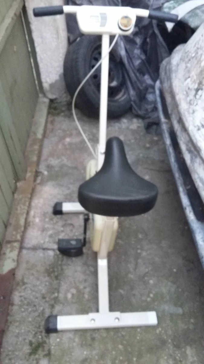 Vendora 1 ποδήλατο γυμναστικής VIVA FIT τ αλλα και ο διάδρομος εφυγαν