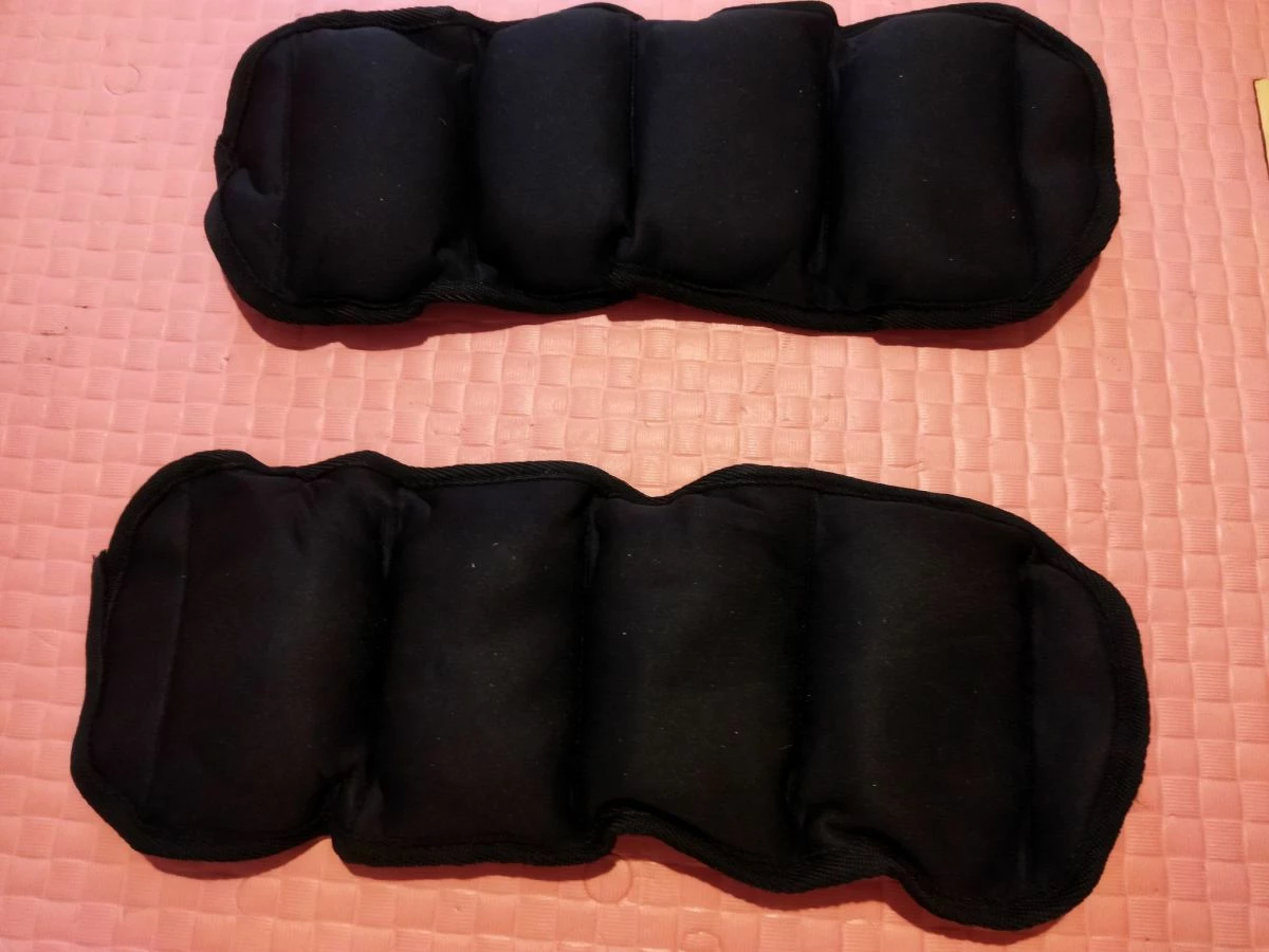 Vendora Δύο βαράκια γυμναστικής 13×40cm Energetics 2kg το καθένα για τα πόδια και τα χέρια με ρυθμιζόμενο διπλό λουράκι Velcro και αφαιρούμενα βάρη - Image 2