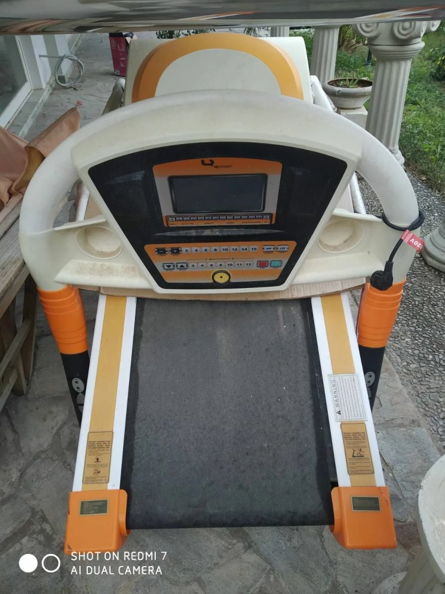 Vendora Διάδρομος γυμναστικής θέλει επισκευή