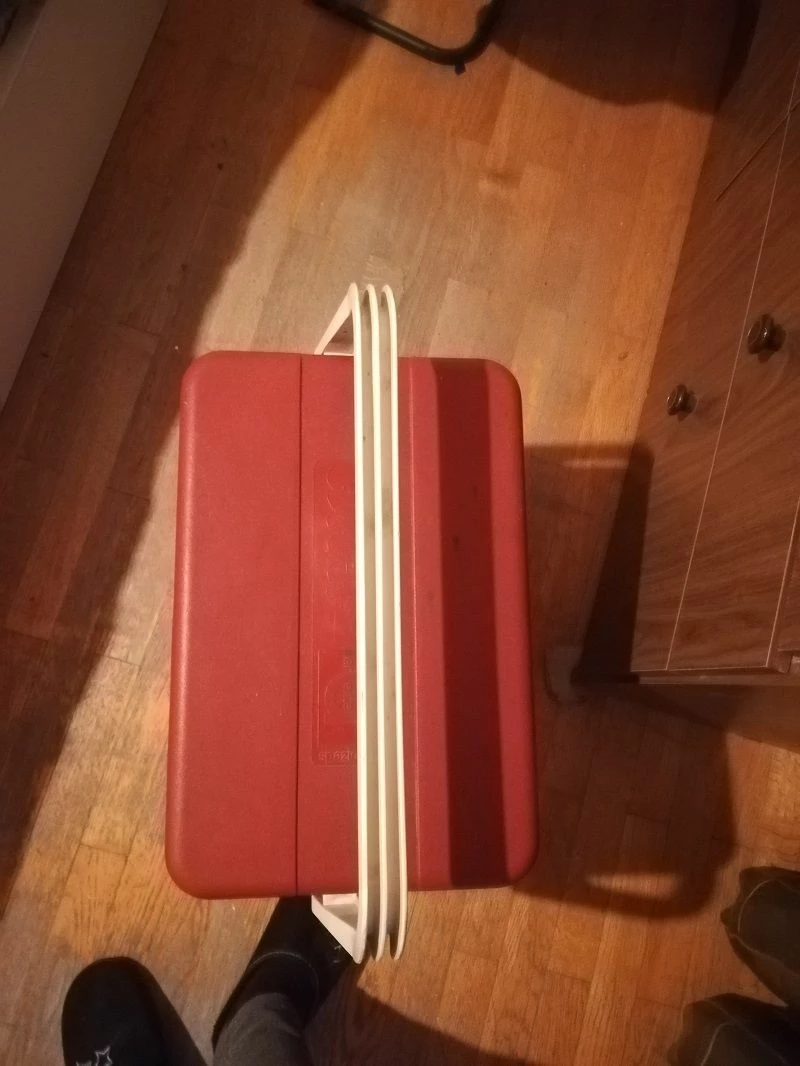 Vendora Πωλείται, φορητό ιταλικό ψυγείο μαζί με τις παγοκύστες του, χωρητικότητα 35lt - 50lt,(διαστάσεων Υ41cm, Μ41cm, Π28cm) - Image 3