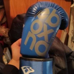 Vendora Σάκος μποξ με γάντια καινούργιος με τα παρελκόμενα στερέωσης. ύψος 1,4μ.