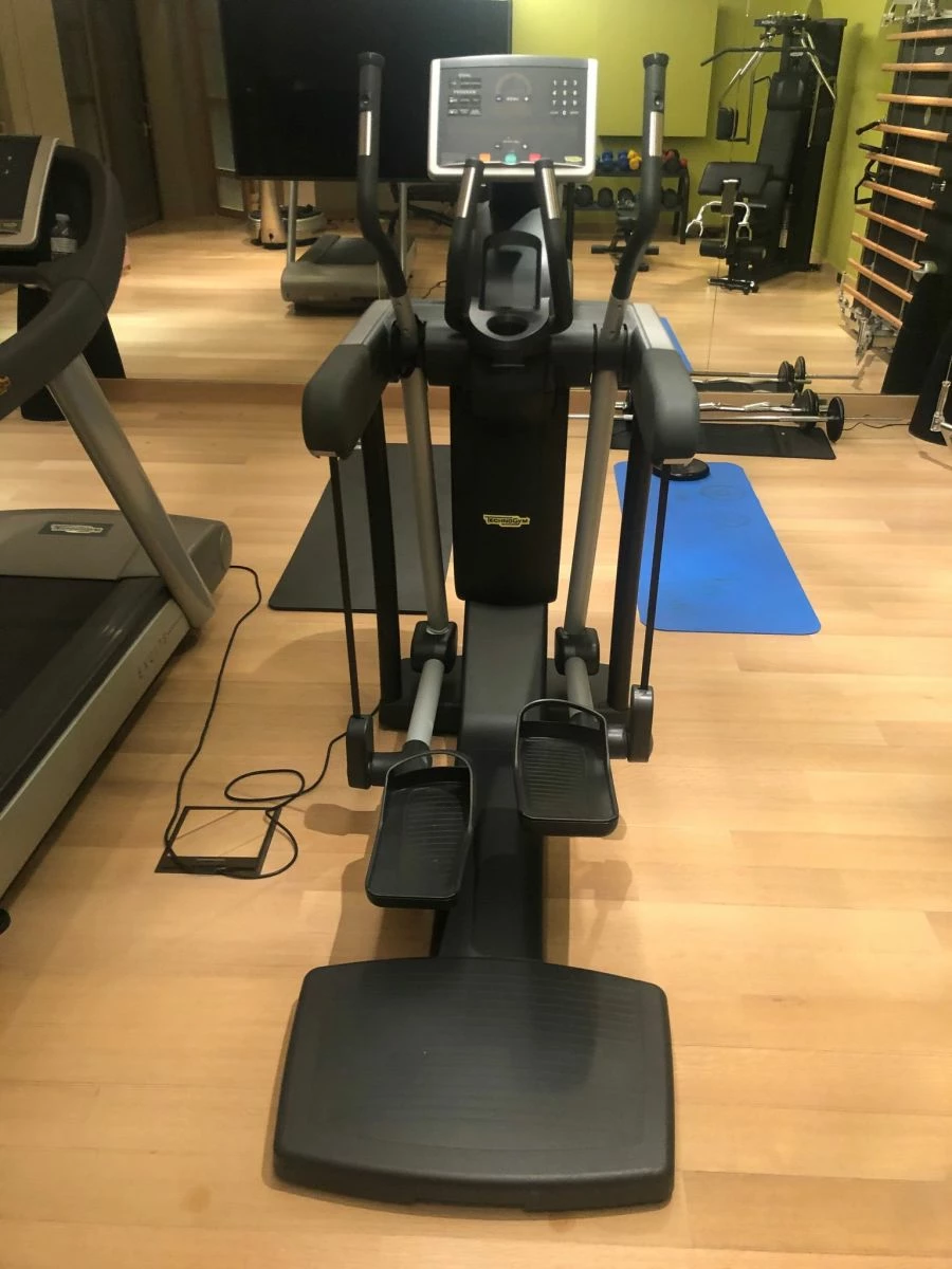 Vendora ΕΛΛΕΙΠΤΙΚΟ ΜΗΧΑΝΗΜΑ: Technogym Vario EXC700