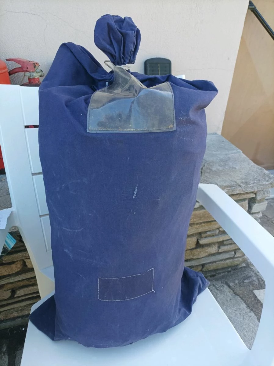 Vendora ΠΩΛΟΥΤΑΙ ΜΙΑ ΣΚΗΝΗ ΔΥΟ ΑΤΌΜΩΝ.