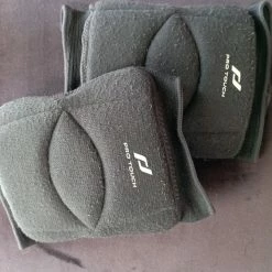 Vendora Επιγονατίδες