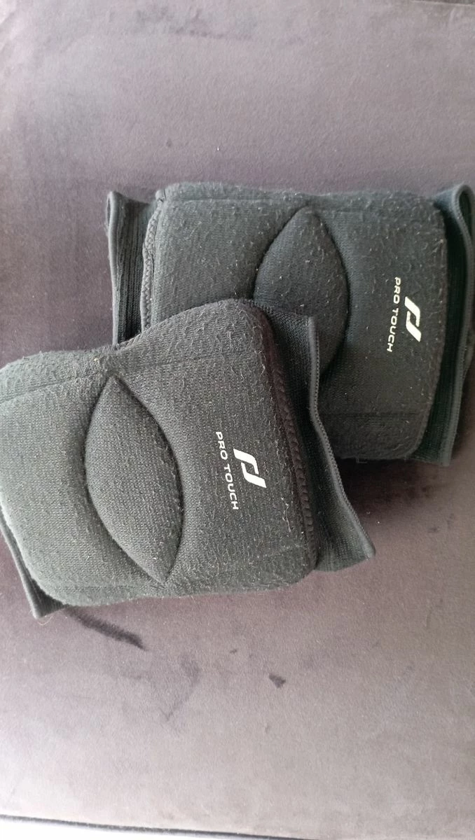 Vendora Επιγονατίδες