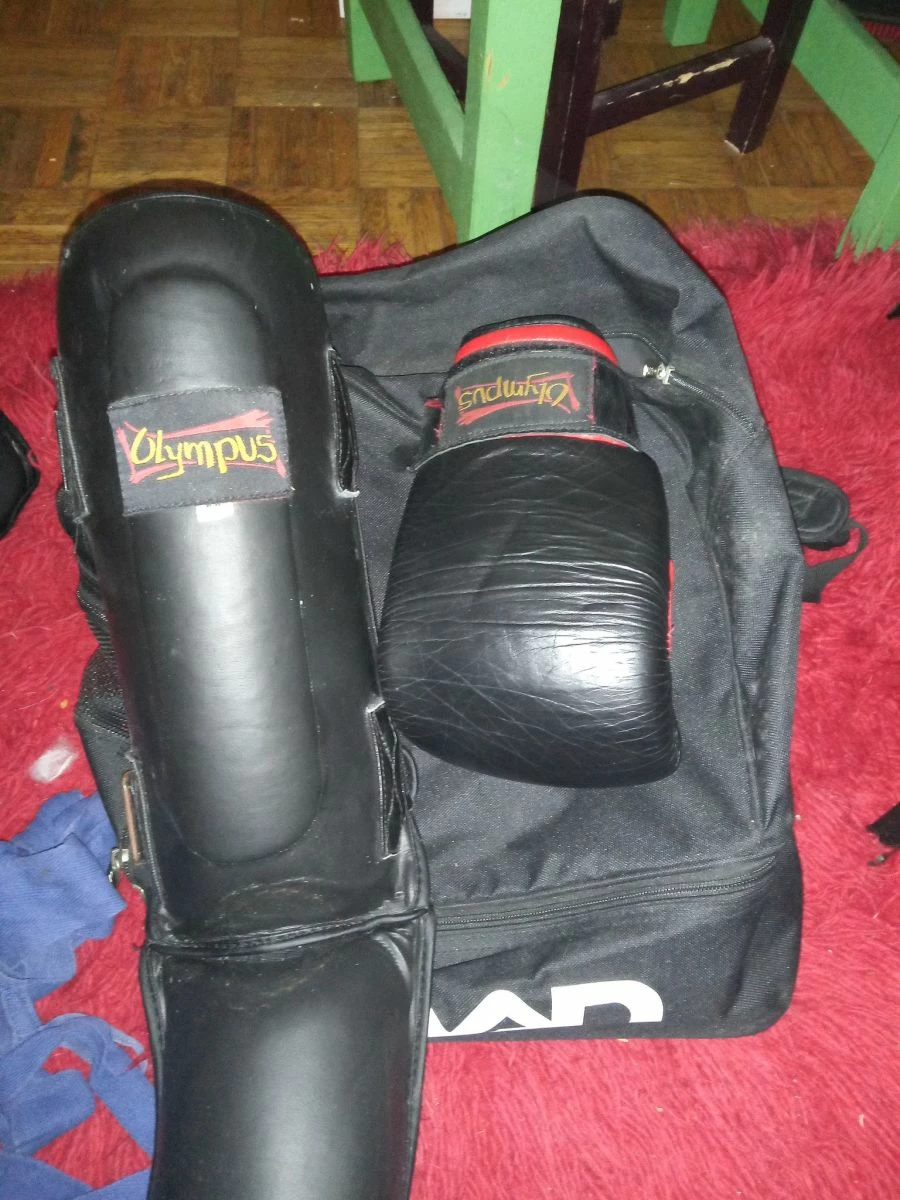 Vendora Πλήρες σετ πυγμαχίας Olympus Size Medium σε άριστη κατάσταση - Image 4