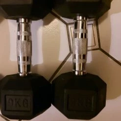 Vendora Σετ αλτηρων Οlive Rubber Hex 9 Kg από καουτσούκ και λαβή από χρώμιο τιμή αγοράς 86 ευρώ πωλούνται 60 ευρω