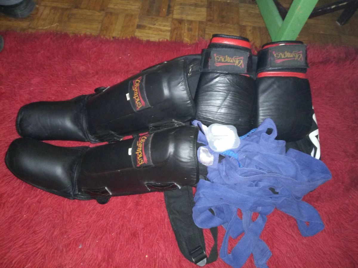 Vendora Πλήρες σετ πυγμαχίας Olympus Size Medium σε άριστη κατάσταση