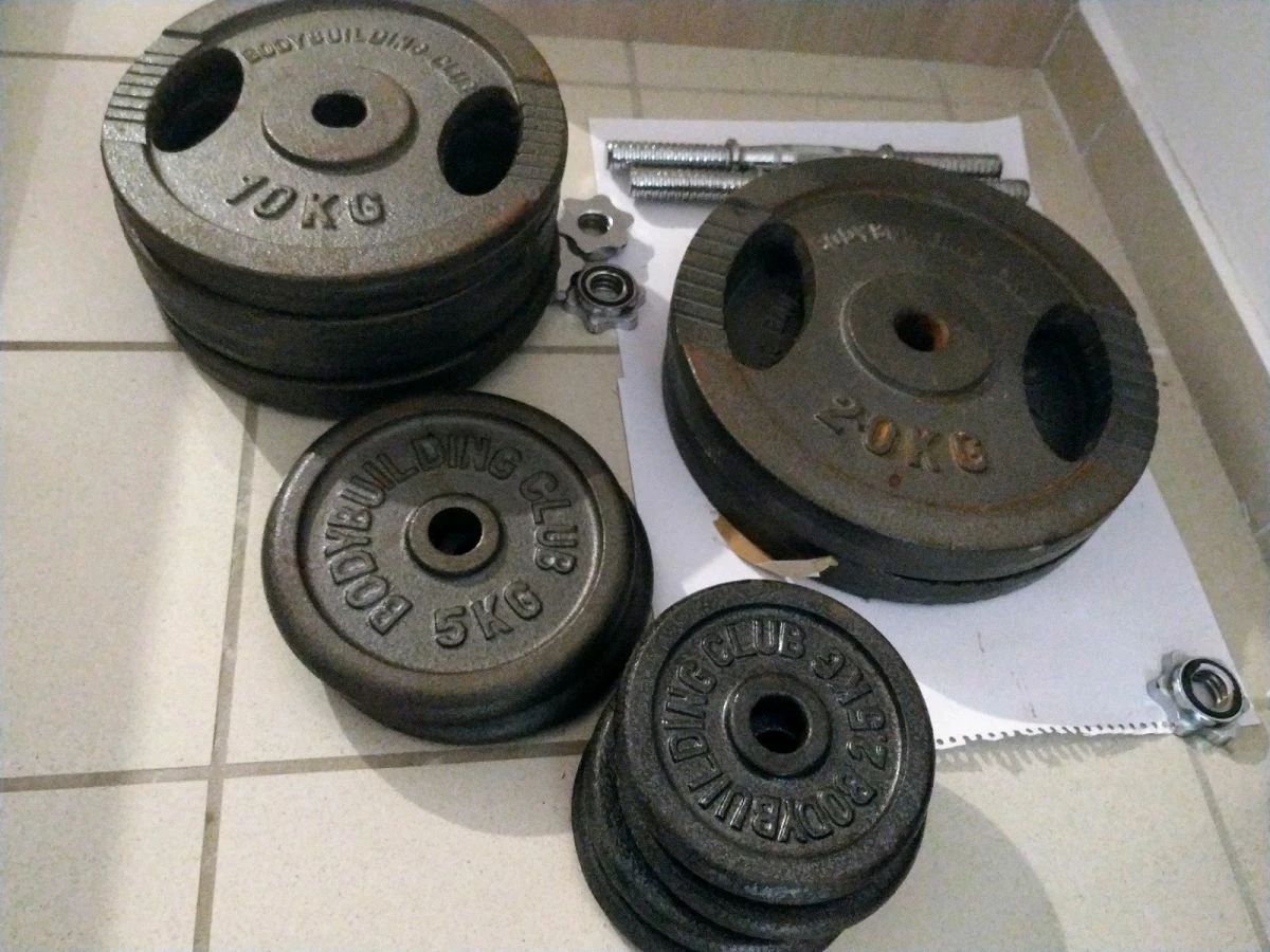 Vendora ΒΑΡΗ-ΔΙΣΚΟΙ ΑΠΟ ΜΑΝΤΕΜΙ BODYBUILDING CLUB(2x20kg + 4x10kg + 2x5kg + 4x2,5kg --> 100kg ΣΥΝΟΛΟ). ΔΙΝΟΝΤΑΙ ΜΑΖΙ ΚΑΙ 2 ΑΛΤΗΡΕΣ ΜΕ ΤΙΣ ΑΣΦΑΛΕΙΕΣ ΤΟΥΣ.