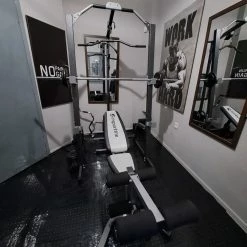 Vendora Power Rack και πάγκος πολλαπλών χρήσεων με ενσωματωμένη υψηλή και χαμηλή τροχαλία έλξεων.