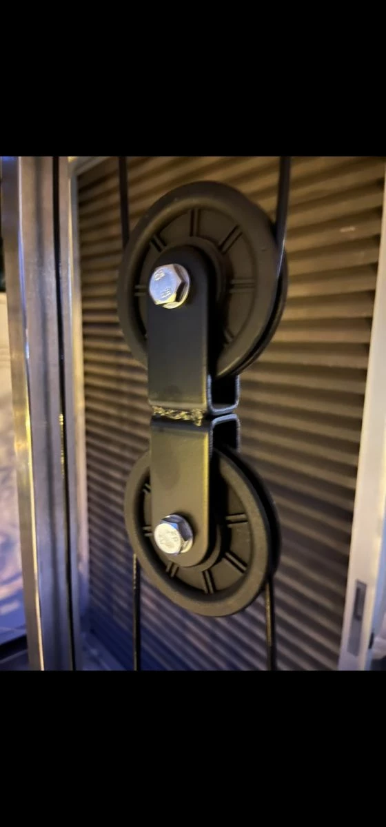 Vendora τροχαλια πλατης και χαμηλη κωπηλατικη και τρικεφαλα αμεταχειριστο 240 συζητήσιμη - Image 3